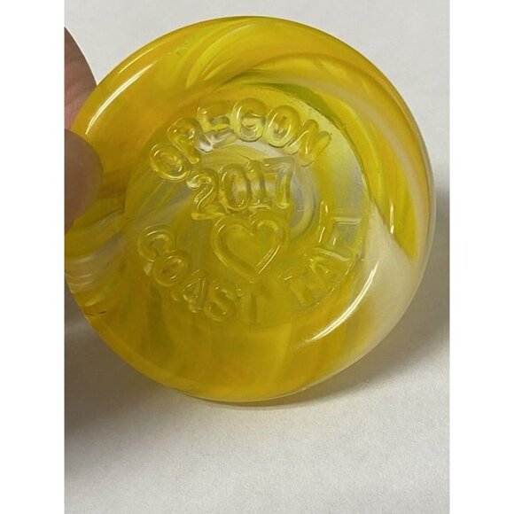 2017 Yellow Art Glass 2” Paperweight Glass Heart Oregon Coast Taft Art Studio #2 - Picture 5 of 9